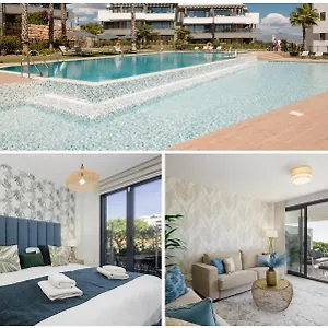 Magnificent Apartment, Close To The Beach, In Appartement Estepona